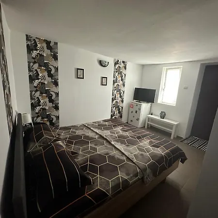 Pensión De Inchiriat David